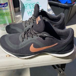 Women’s Nike training flex TR 6.